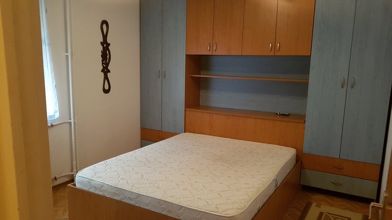 Drumul Taberei, metrou R.Doamnei, bloc reabilitat, et.5, 2 lifturi, mobilat